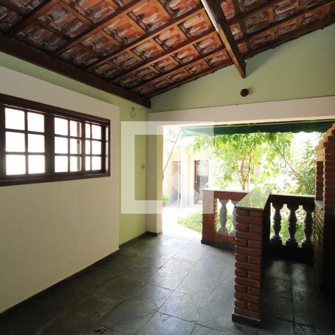 Casa à venda com 212m², 4 quartos e 4 vagasChurrasqueira