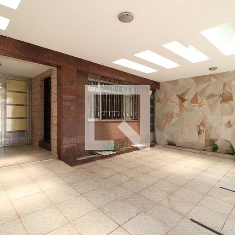 Casa à venda com 212m², 4 quartos e 4 vagasGaragem