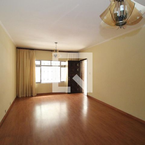 Casa à venda com 212m², 4 quartos e 4 vagasSala  