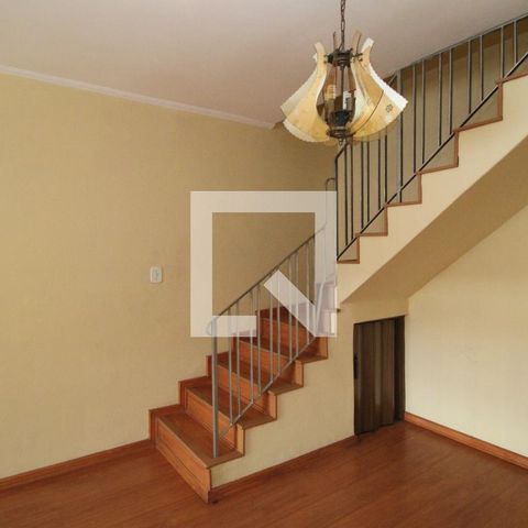 Casa à venda com 212m², 4 quartos e 4 vagasSala  