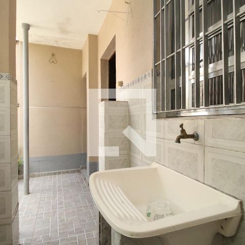 Casa à venda com 212m², 4 quartos e 4 vagasÁrea de Serviço