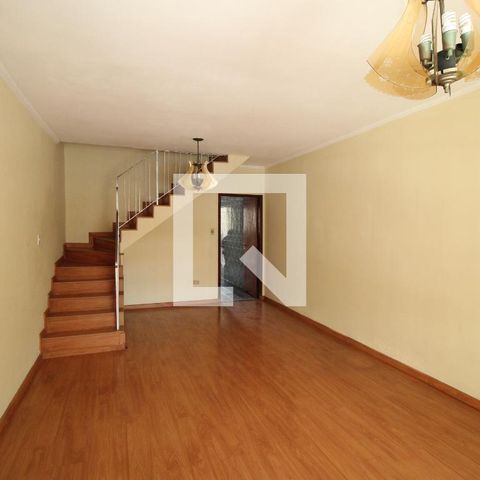 Casa à venda com 212m², 4 quartos e 4 vagasSala  