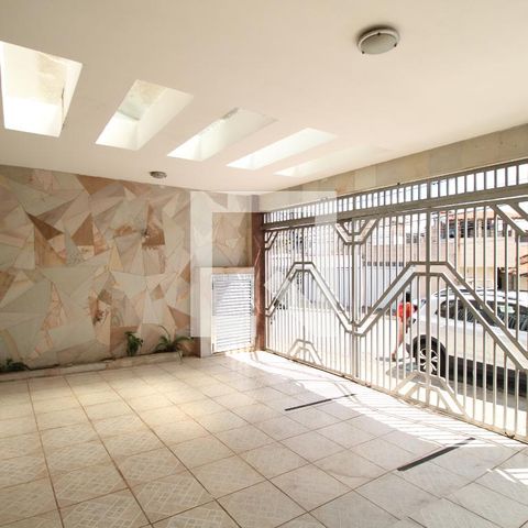 Casa à venda com 212m², 4 quartos e 4 vagasGaragem