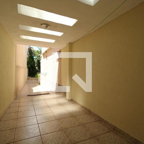 Casa à venda com 212m², 4 quartos e 4 vagasQuintal