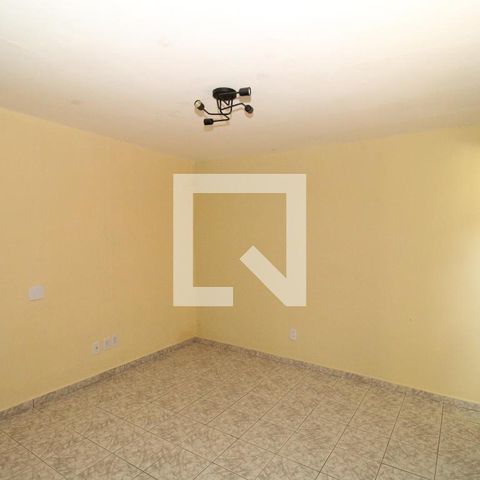 Casa à venda com 212m², 4 quartos e 4 vagasQuarto 4 - Suíte