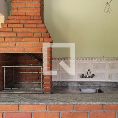 Casa à venda com 212m², 4 quartos e 4 vagasChurrasqueira