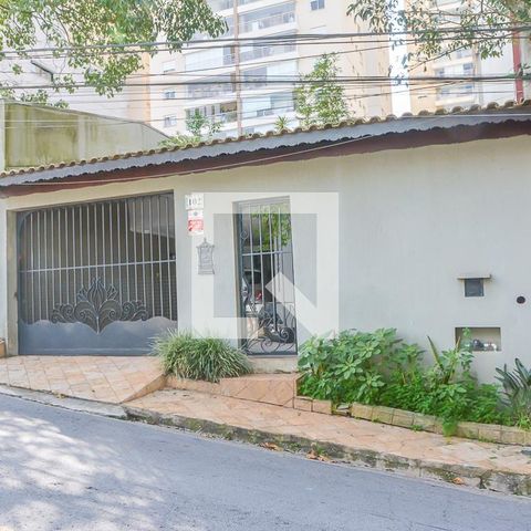 Casa à venda com 280m², 4 quartos e 3 vagasFachada