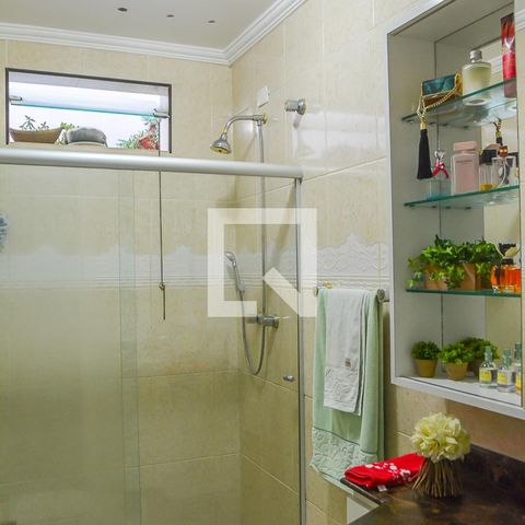 Casa à venda com 280m², 4 quartos e 3 vagasBanheiro da Suíte