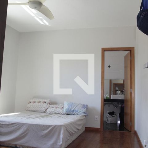 Casa à venda com 170m², 3 quartos e 6 vagassuite