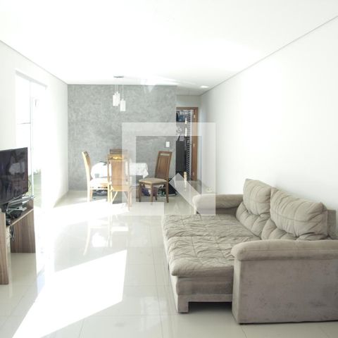 Casa à venda com 170m², 3 quartos e 6 vagassala