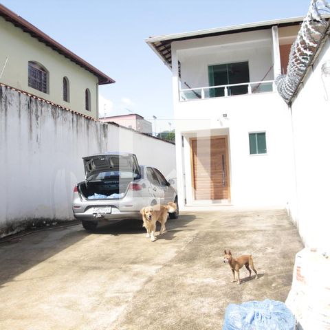 Casa à venda com 170m², 3 quartos e 6 vagasgaragem