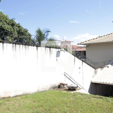 Casa à venda com 170m², 3 quartos e 6 vagasquintal