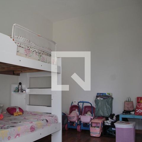 Casa à venda com 170m², 3 quartos e 6 vagasquarto 01