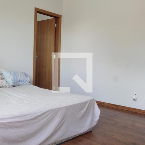 Casa à venda com 170m², 3 quartos e 6 vagassuite