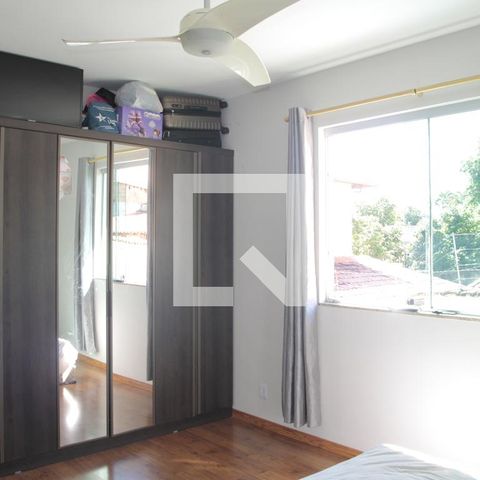 Casa à venda com 170m², 3 quartos e 6 vagassuite