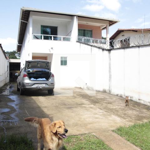 Casa à venda com 170m², 3 quartos e 6 vagasgaragem