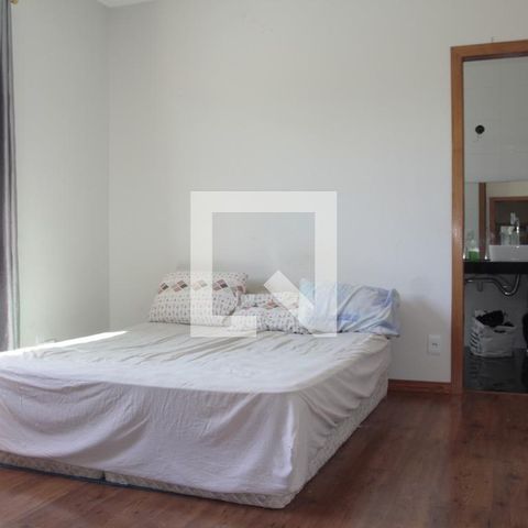 Casa à venda com 170m², 3 quartos e 6 vagassuite