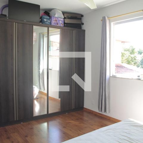 Casa à venda com 170m², 3 quartos e 6 vagassuite