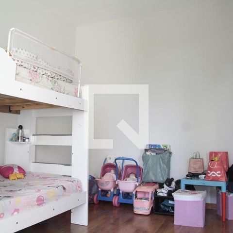 Casa à venda com 170m², 3 quartos e 6 vagasquarto 01