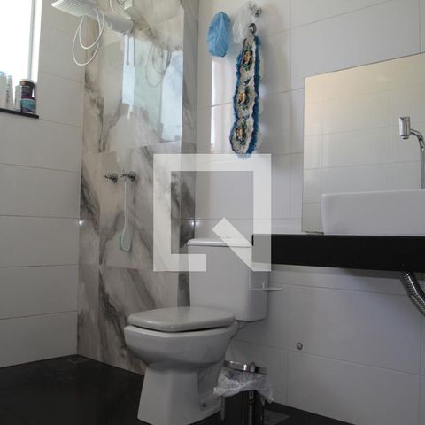 Casa à venda com 170m², 3 quartos e 6 vagasbanheiro da suite