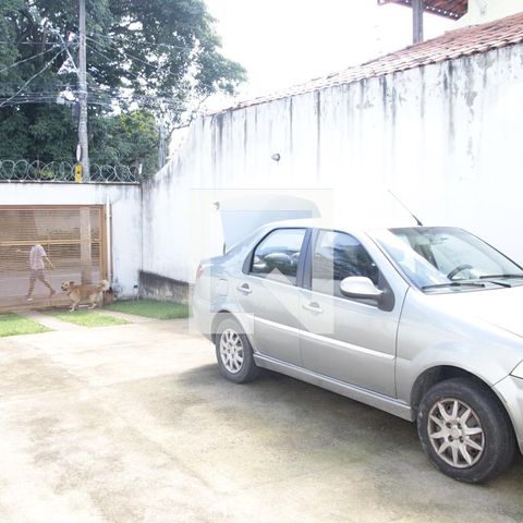 Casa à venda com 170m², 3 quartos e 6 vagasgaragem