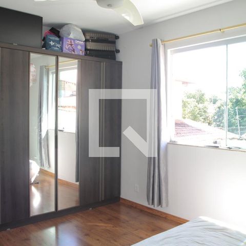 Casa à venda com 170m², 3 quartos e 6 vagassuite