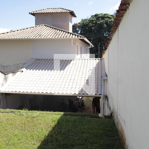 Casa à venda com 170m², 3 quartos e 6 vagasquintal