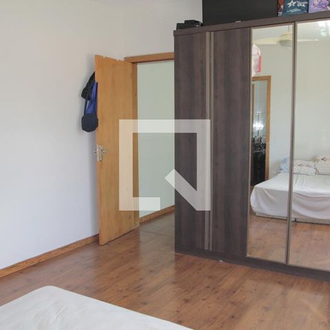 Casa à venda com 170m², 3 quartos e 6 vagassuite
