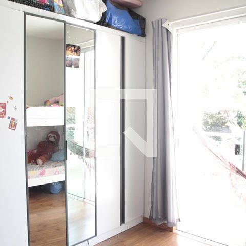Casa à venda com 170m², 3 quartos e 6 vagasquarto 01