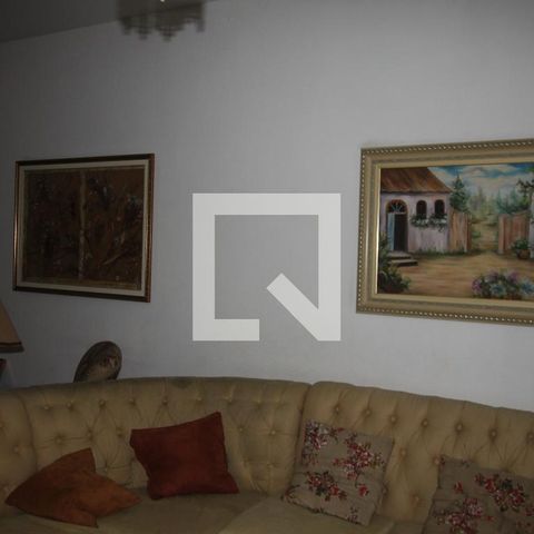 Casa à venda com 140m², 3 quartos e 2 vagasSala