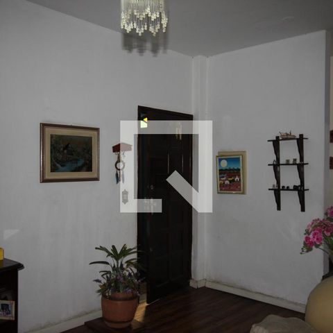 Casa à venda com 140m², 3 quartos e 2 vagasSala