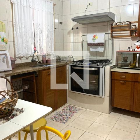 Casa à venda com 140m², 3 quartos e 2 vagas Casa à venda com 140m², 3 quartos e 2 vagasCozinha