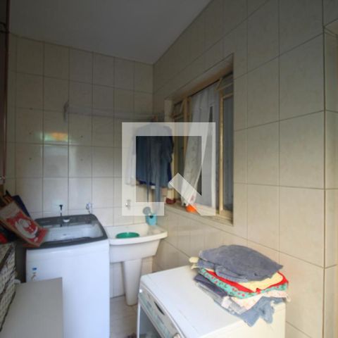 Casa à venda com 140m², 3 quartos e 2 vagasÁrea de serviço