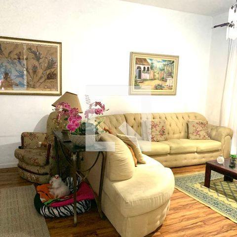Casa à venda com 140m², 3 quartos e 2 vagas Casa à venda com 140m², 3 quartos e 2 vagasSala