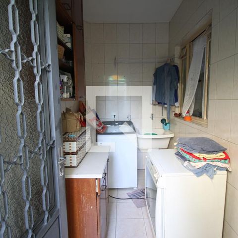 Casa à venda com 140m², 3 quartos e 2 vagasÁrea de serviço
