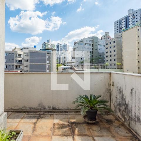 Apartamento à venda com 238m², 5 quartos e 3 vagasVaranda