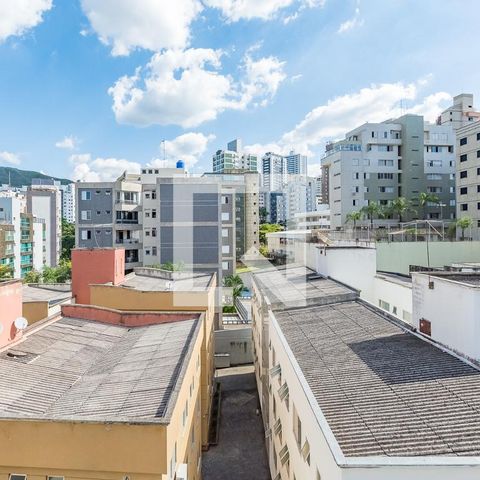 Apartamento à venda com 238m², 5 quartos e 3 vagasVaranda