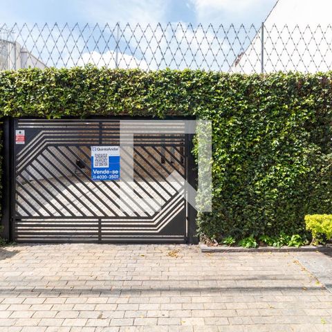 Casa à venda com 385m², 5 quartos e 6 vagas Casa à venda com 385m², 5 quartos e 6 vagasFachada com a Plaquinha Instalada