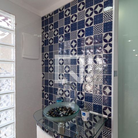 Casa à venda com 385m², 5 quartos e 6 vagas Casa à venda com 385m², 5 quartos e 6 vagasBanheiro 2