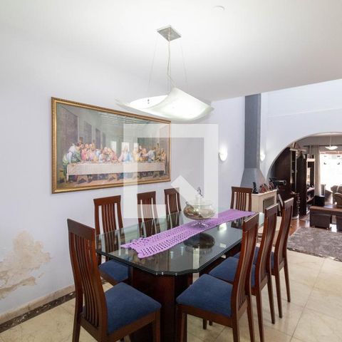 Casa à venda com 385m², 5 quartos e 6 vagas Casa à venda com 385m², 5 quartos e 6 vagasSala 3