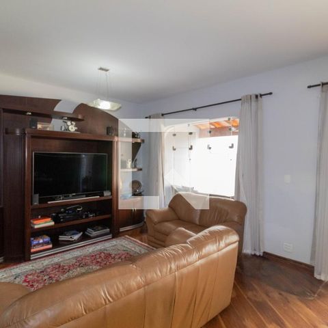 Casa à venda com 385m², 5 quartos e 6 vagas Casa à venda com 385m², 5 quartos e 6 vagasSala 1