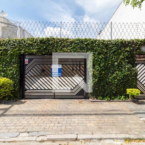 Casa à venda com 385m², 5 quartos e 6 vagas Casa à venda com 385m², 5 quartos e 6 vagasFachada com a Plaquinha Instalada