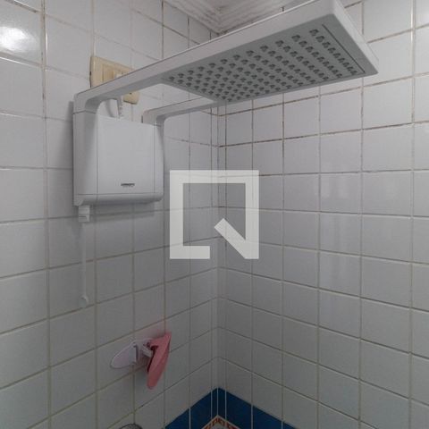 Casa à venda com 385m², 5 quartos e 6 vagas Casa à venda com 385m², 5 quartos e 6 vagasBanheiro 1