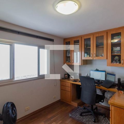 Casa à venda com 385m², 5 quartos e 6 vagas Casa à venda com 385m², 5 quartos e 6 vagasQuarto 1