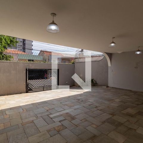 Casa à venda com 385m², 5 quartos e 6 vagas Casa à venda com 385m², 5 quartos e 6 vagasGaragem