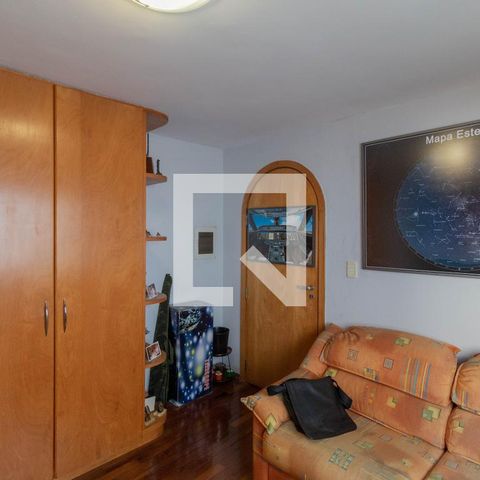 Casa à venda com 385m², 5 quartos e 6 vagas Casa à venda com 385m², 5 quartos e 6 vagasQuarto 1