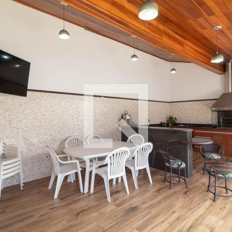 Casa à venda com 385m², 5 quartos e 6 vagas Casa à venda com 385m², 5 quartos e 6 vagasChurrasqueira