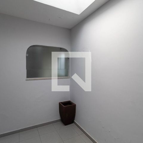 Casa à venda com 385m², 5 quartos e 6 vagas Casa à venda com 385m², 5 quartos e 6 vagasÁrea de Serviço