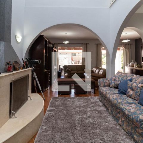 Casa à venda com 385m², 5 quartos e 6 vagas Casa à venda com 385m², 5 quartos e 6 vagasSala 2