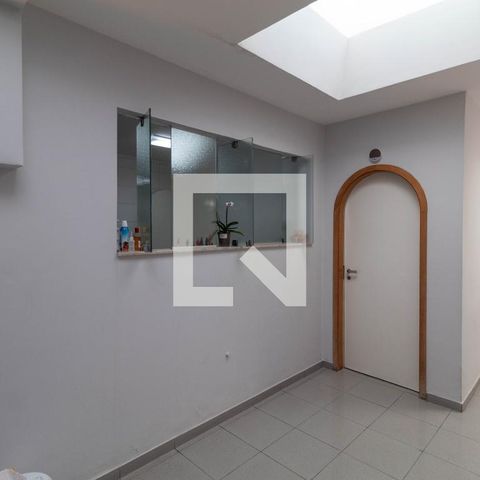 Casa à venda com 385m², 5 quartos e 6 vagas Casa à venda com 385m², 5 quartos e 6 vagasÁrea de Serviço